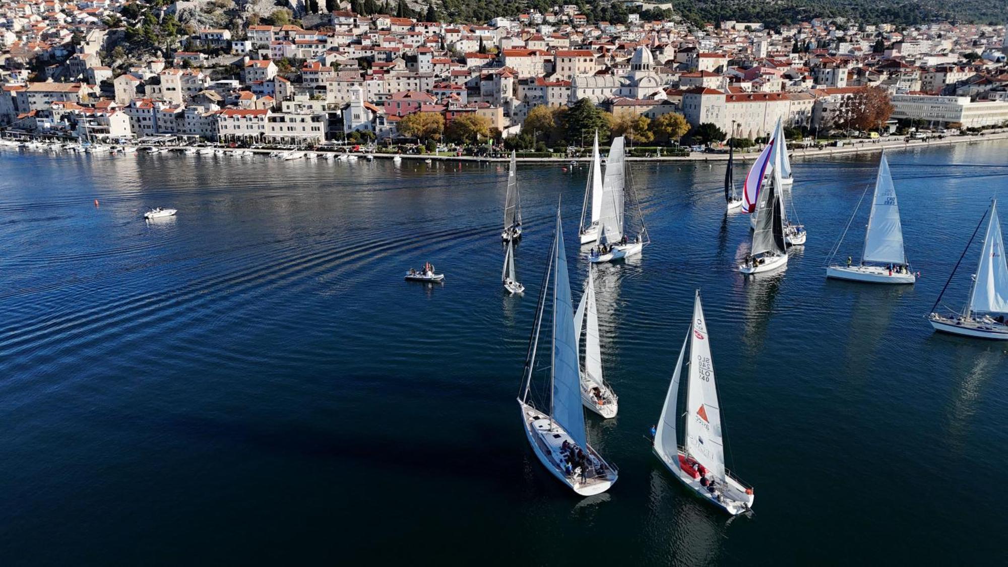 Hotel Basic Mansion + Šibenik Esterno foto